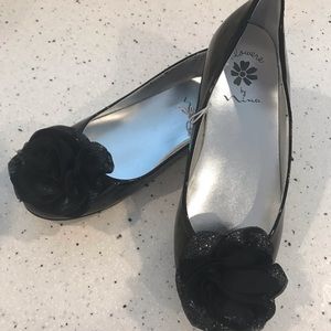 NWT Girls black flowered shoes by Nina